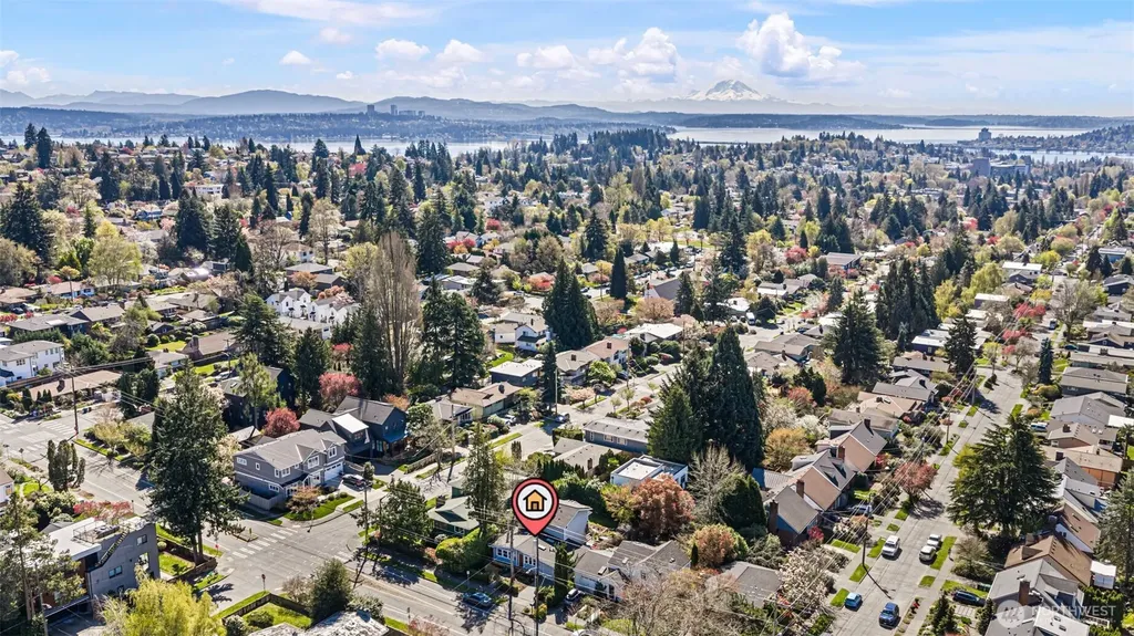3813 NE 70th Street Seattle WA 98115