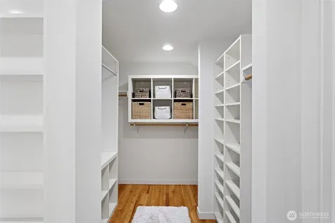 3813 NE 70th Street Seattle WA 98115