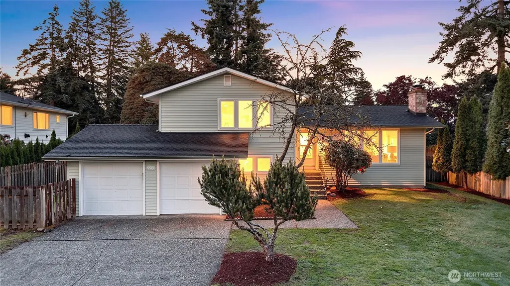 2208 Vashon Ave NE Renton WA 98059