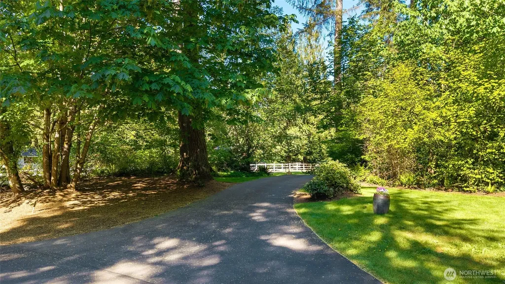 19930 170th Avenue NE Woodinville WA 98072