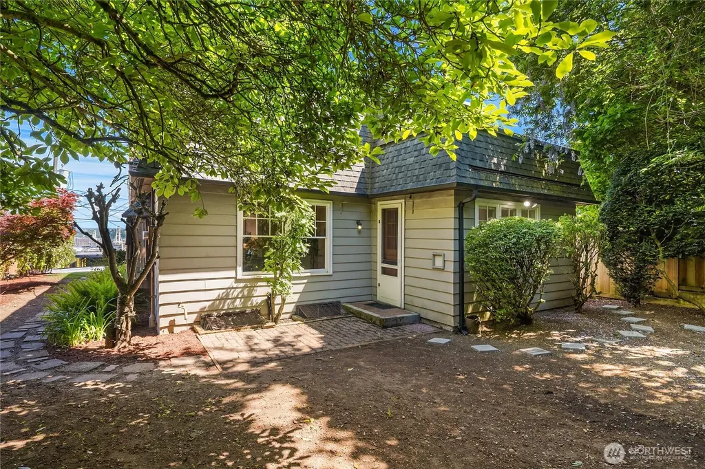 2727 36th Avenue SW Seattle WA 98126