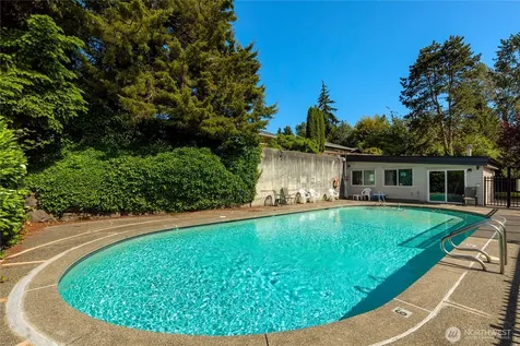 9416 1st Avenue NE Seattle WA 98115