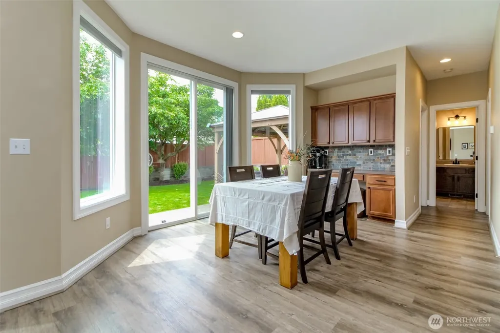 32113 Sunny Lane Black Diamond WA 98010
