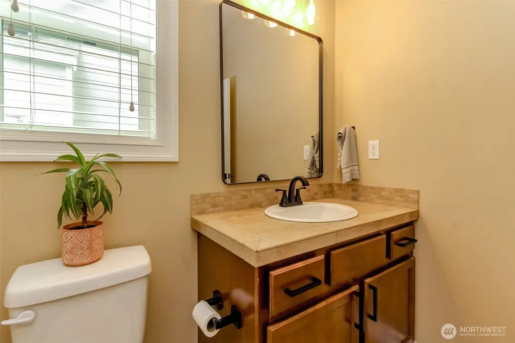 32113 Sunny Lane Black Diamond WA 98010
