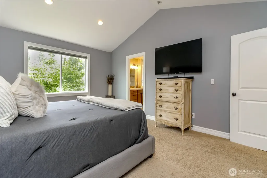 32113 Sunny Lane Black Diamond WA 98010
