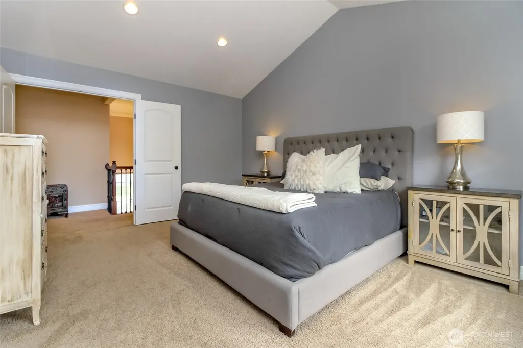 32113 Sunny Lane Black Diamond WA 98010