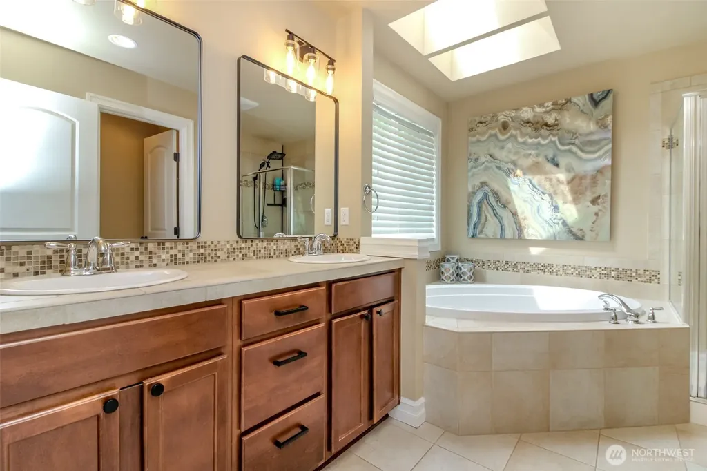 32113 Sunny Lane Black Diamond WA 98010