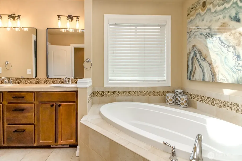 32113 Sunny Lane Black Diamond WA 98010