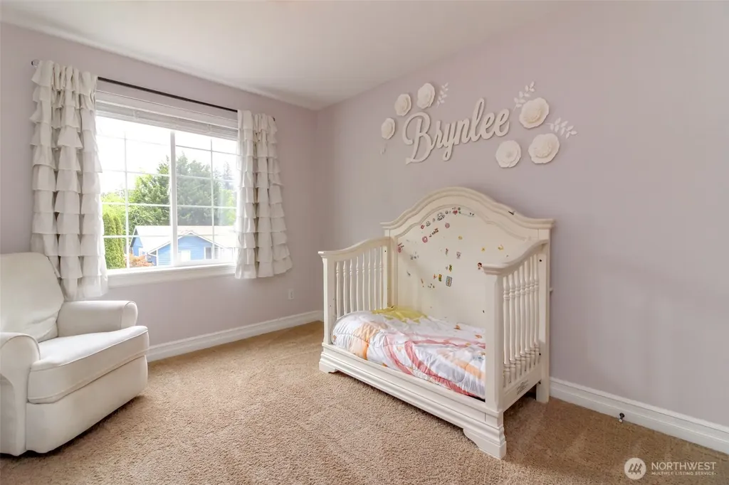 32113 Sunny Lane Black Diamond WA 98010