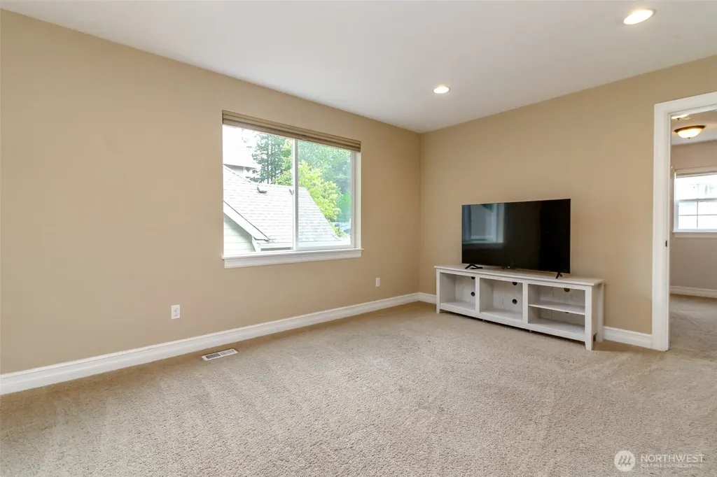 32113 Sunny Lane Black Diamond WA 98010