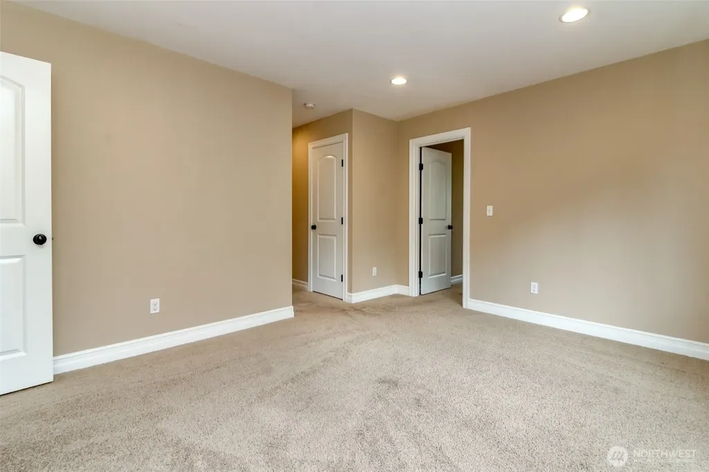 32113 Sunny Lane Black Diamond WA 98010