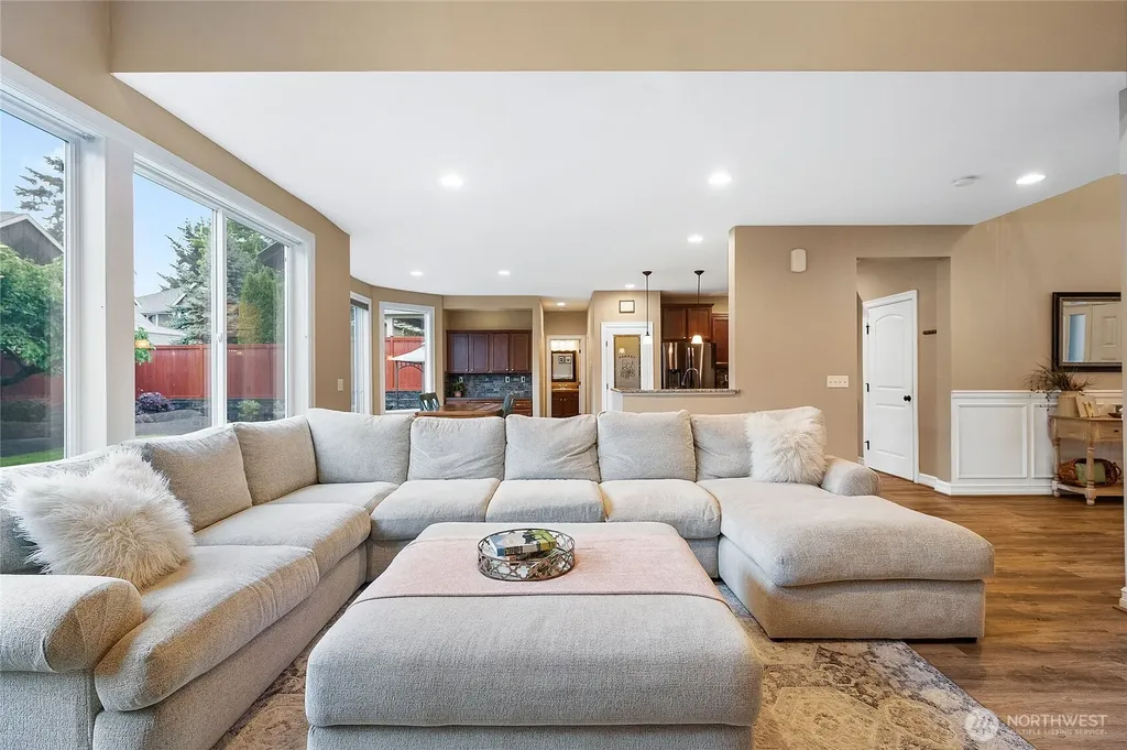 32113 Sunny Lane Black Diamond WA 98010
