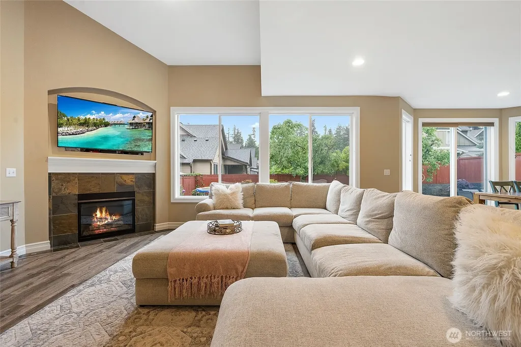 32113 Sunny Lane Black Diamond WA 98010
