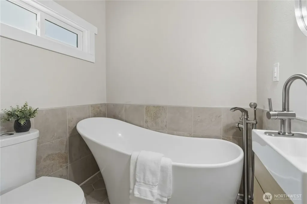 204 Conger Road Castle Rock WA 98611