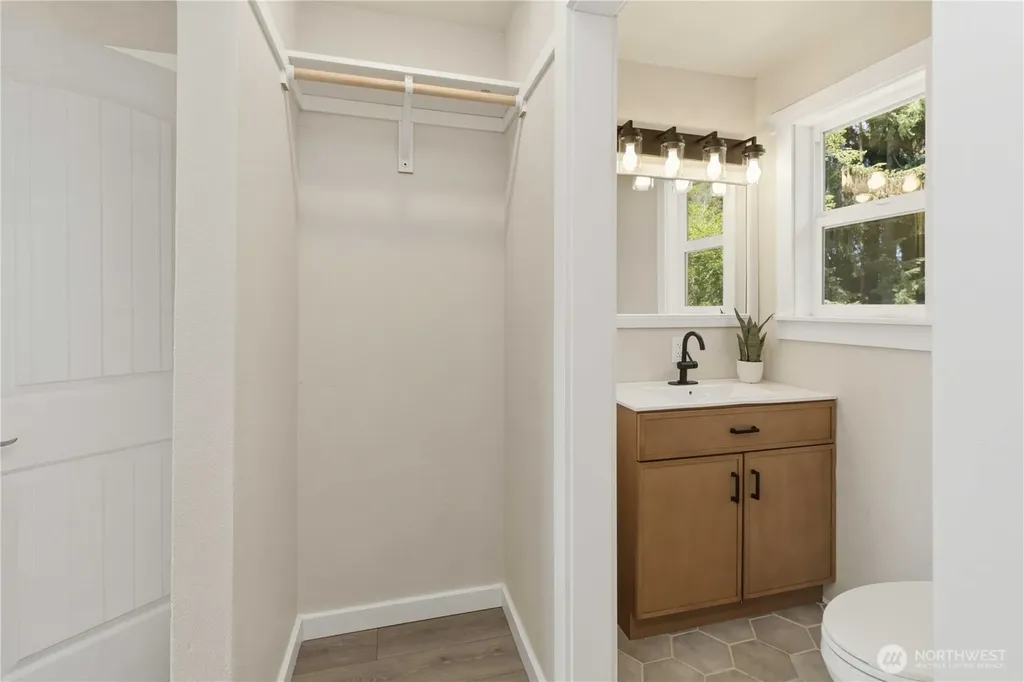 204 Conger Road Castle Rock WA 98611