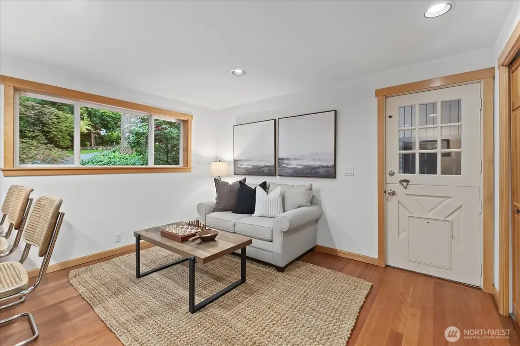 1555 Wildwood Boulevard SW Issaquah WA 98027
