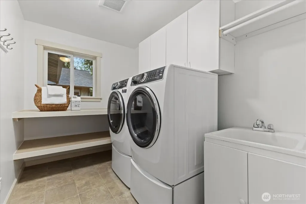 1555 Wildwood Boulevard SW Issaquah WA 98027