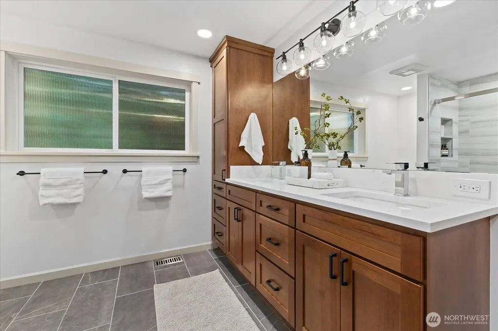 1555 Wildwood Boulevard SW Issaquah WA 98027