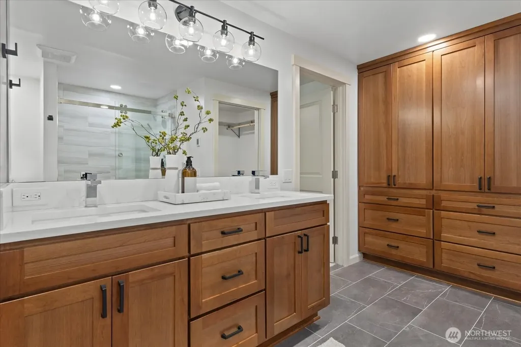 1555 Wildwood Boulevard SW Issaquah WA 98027
