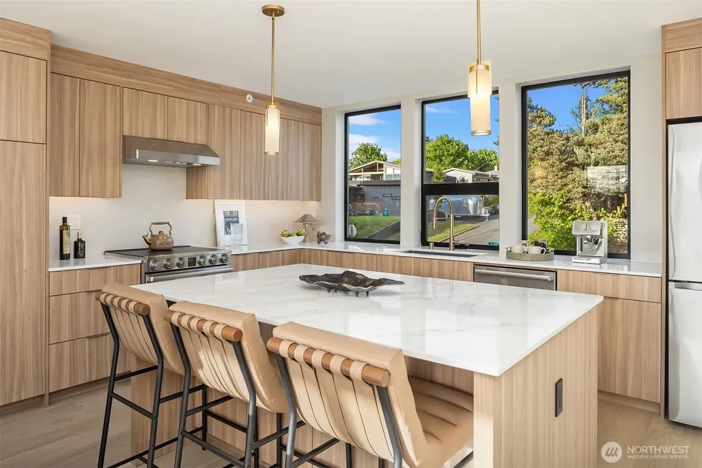 614 5th Avenue S Edmonds WA 98020