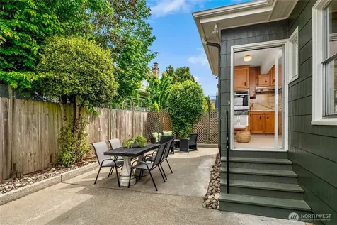 1716 N 43rd Street Seattle WA 98103