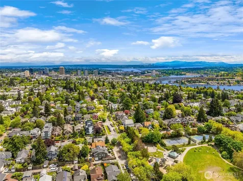 1716 N 43rd Street Seattle WA 98103
