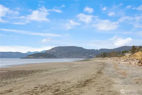 38 Surfcrest Drive Oak Harbor WA 98277