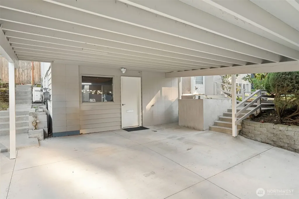 24 158th Place SE Bellevue WA 98008