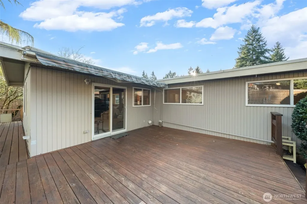 24 158th Place SE Bellevue WA 98008