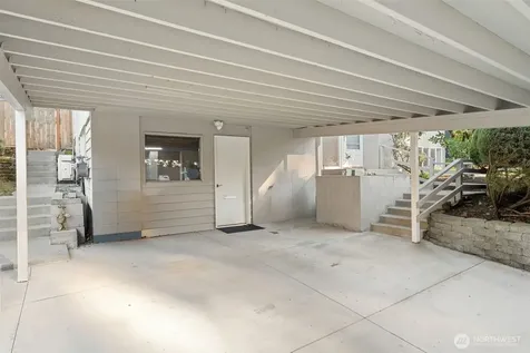 24 158th Place SE Bellevue WA 98008