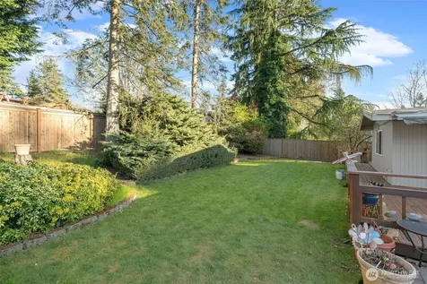 24 158th Place SE Bellevue WA 98008