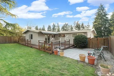 24 158th Place SE Bellevue WA 98008