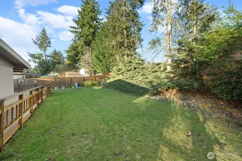 24 158th Place SE Bellevue WA 98008