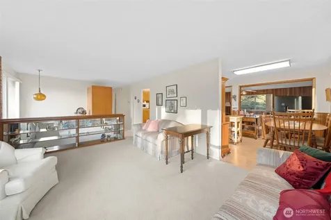 24 158th Place SE Bellevue WA 98008