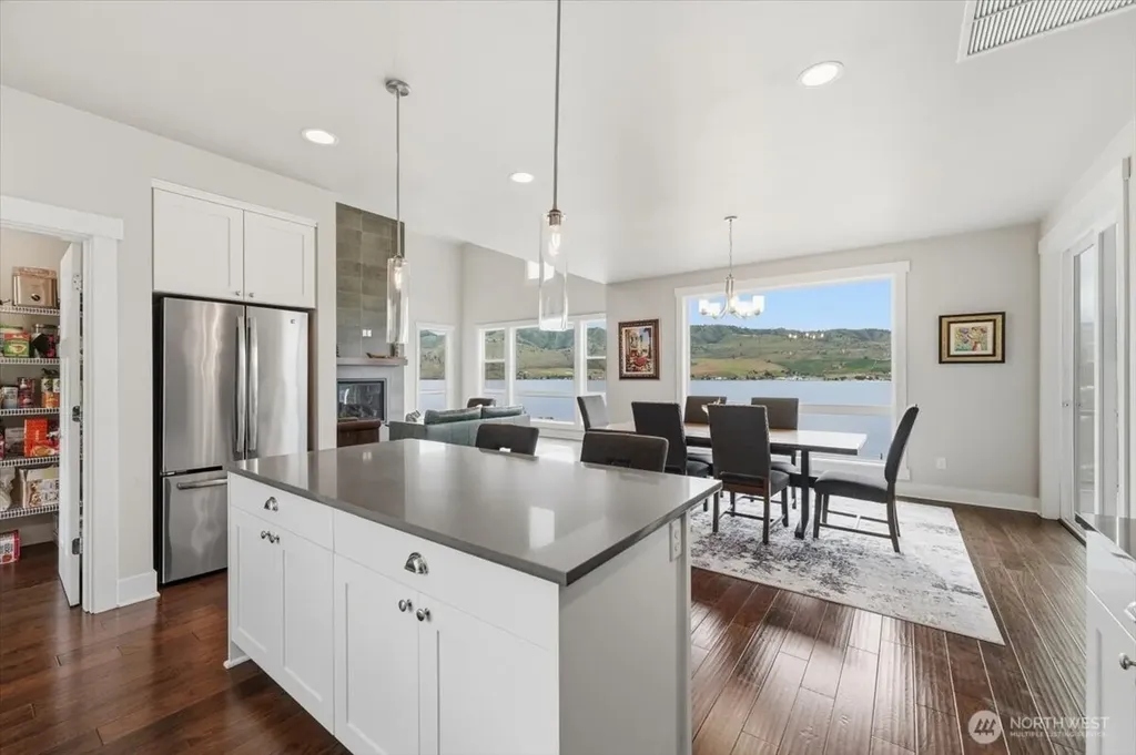 112 Mayer Drive Chelan WA 98816