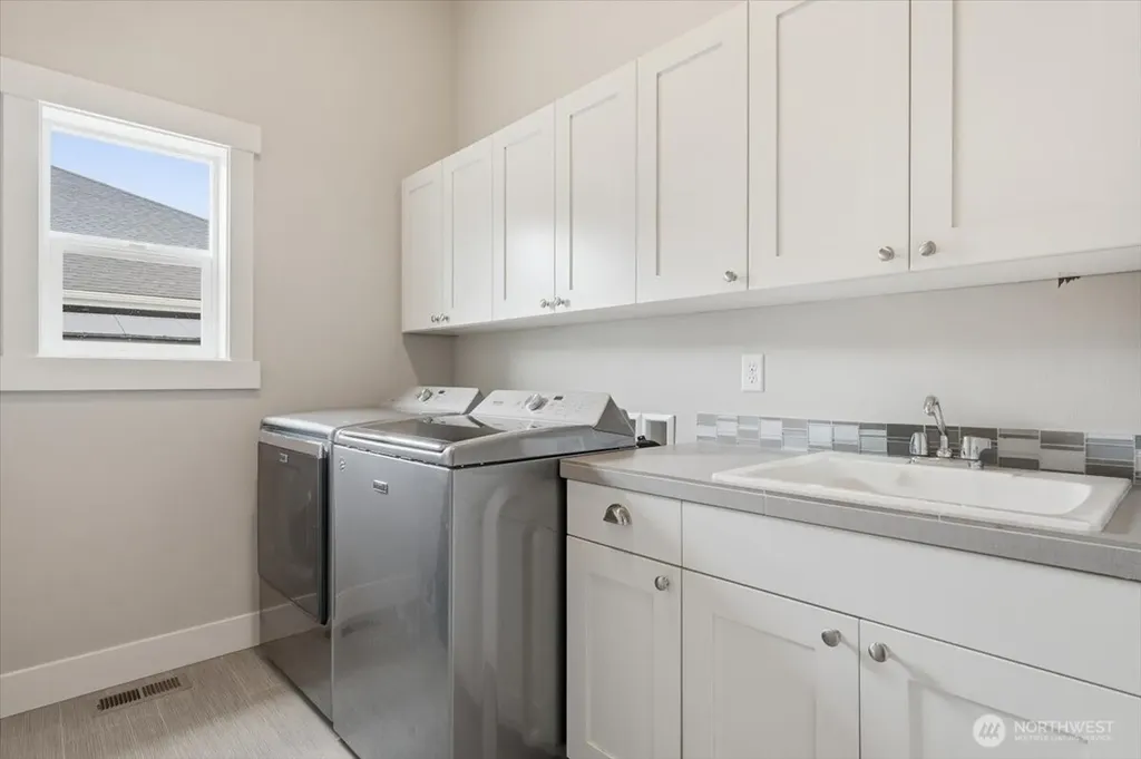 112 Mayer Drive Chelan WA 98816