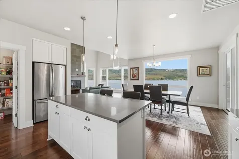 112 Mayer Drive Chelan WA 98816