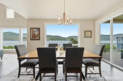 112 Mayer Drive Chelan WA 98816
