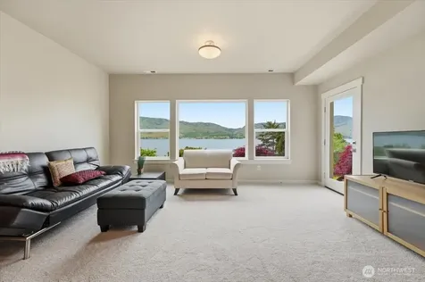 112 Mayer Drive Chelan WA 98816