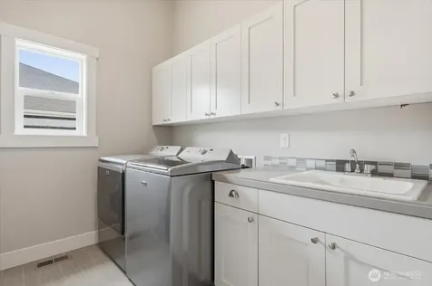 112 Mayer Drive Chelan WA 98816