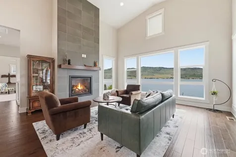 112 Mayer Drive Chelan WA 98816