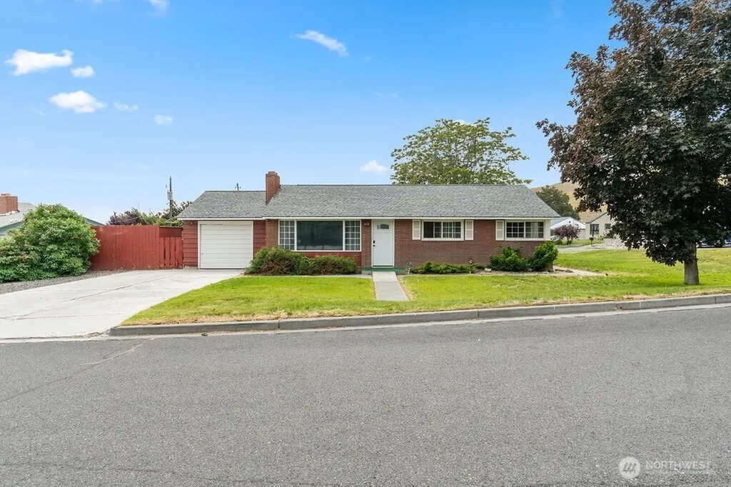 281 Mocliff Avenue Ephrata WA 98823