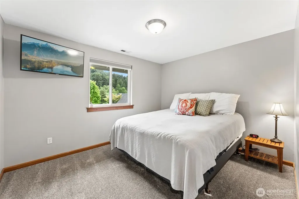 4919 Parker Road E Sumner WA 98390