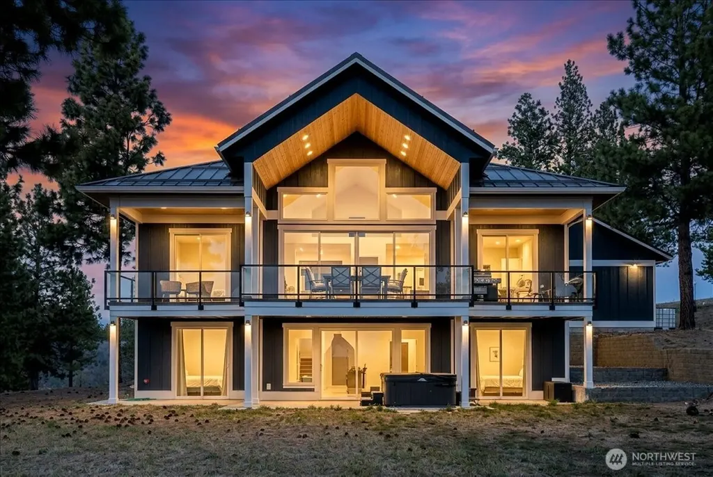 1114 Blazing Star Lane Chelan WA 98816