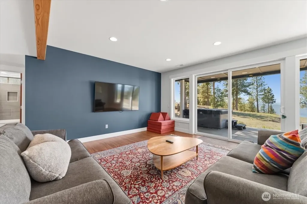 1114 Blazing Star Lane Chelan WA 98816