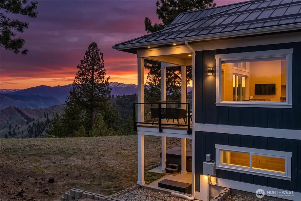 1114 Blazing Star Lane Chelan WA 98816