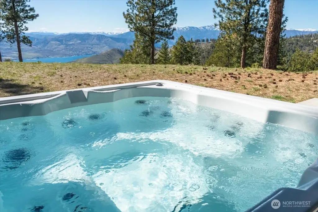 1114 Blazing Star Lane Chelan WA 98816
