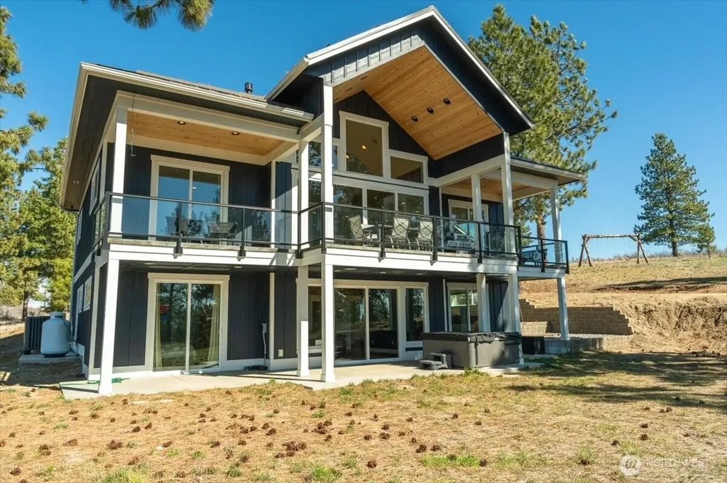1114 Blazing Star Lane Chelan WA 98816