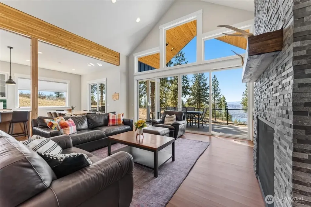 1114 Blazing Star Lane Chelan WA 98816