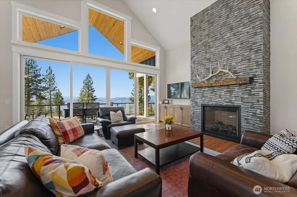 1114 Blazing Star Lane Chelan WA 98816
